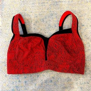 Lululemon Ta Ta Tamer sports bra in size 34 C